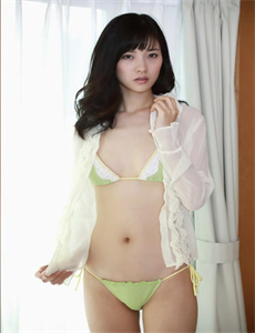 《女人与公拘交酡视频播放》