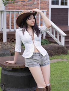 《性感小阿姨》