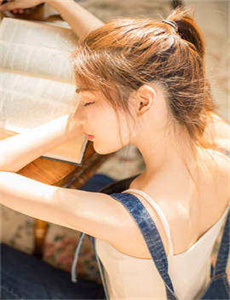 《一代歌后邓丽君》